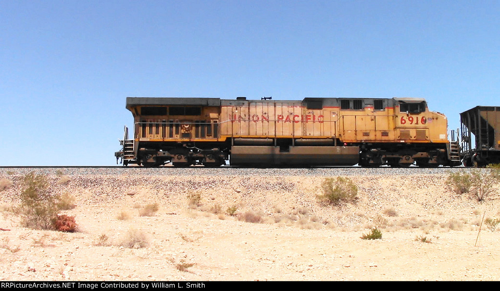 EB Unit Empty Hooper Frt at Erie NV W-Pshr -92